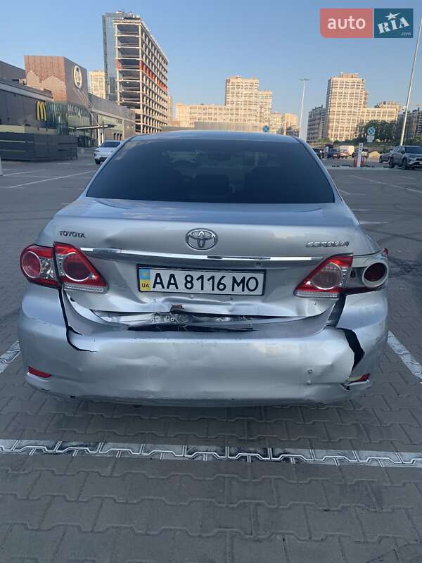 Седан Toyota Corolla 2013 в Києві