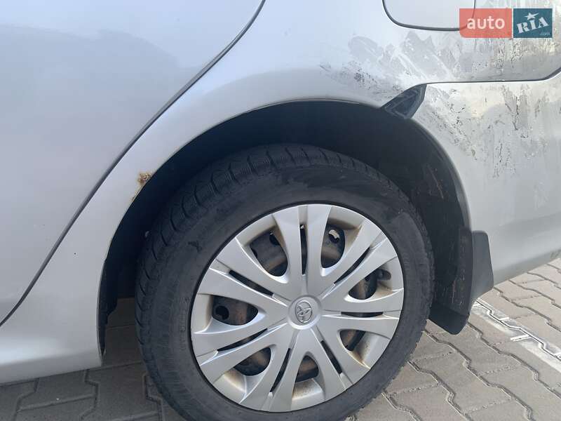 Седан Toyota Corolla 2013 в Києві