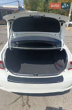 Седан Toyota Corolla 2013 в 