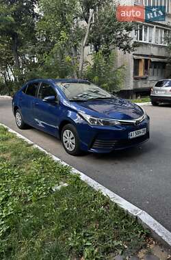 Седан Toyota Corolla 2017 в Вишгороді