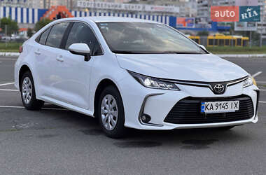 Седан Toyota Corolla 2022 в Києві