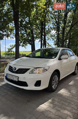 Седан Toyota Corolla 2011 в Полтаві
