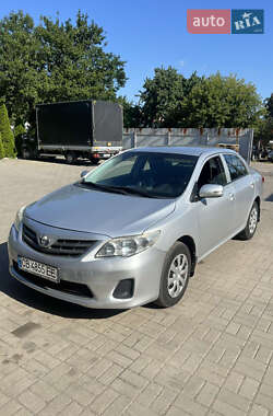 Седан Toyota Corolla 2010 в Чернігові