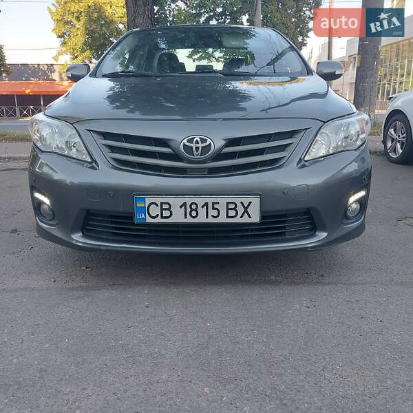 Седан Toyota Corolla 2013 в Чернигове