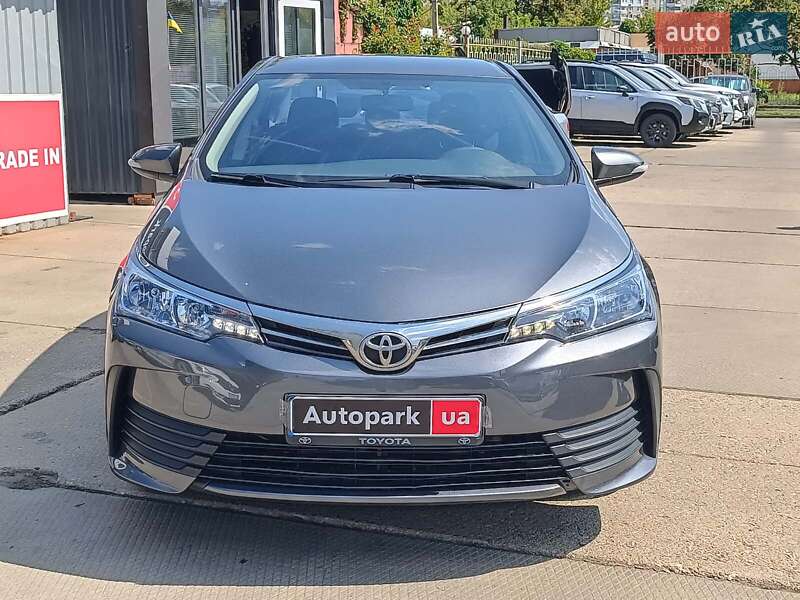 Седан Toyota Corolla 2016 в Харкові