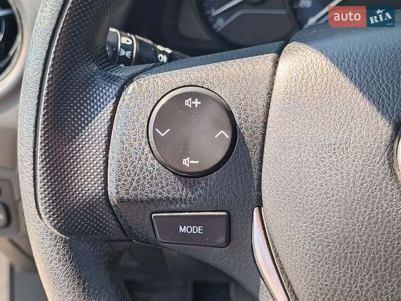 Седан Toyota Corolla 2016 в Харкові