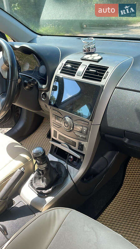 Седан Toyota Corolla 2008 в Сумах