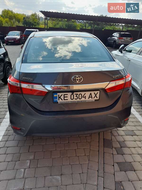 Седан Toyota Corolla 2016 в Днепре
