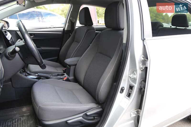 Седан Toyota Corolla 2018 в Києві