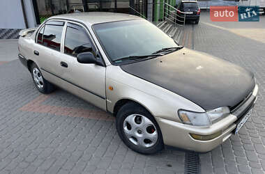 Седан Toyota Corolla 1995 в Тернополі