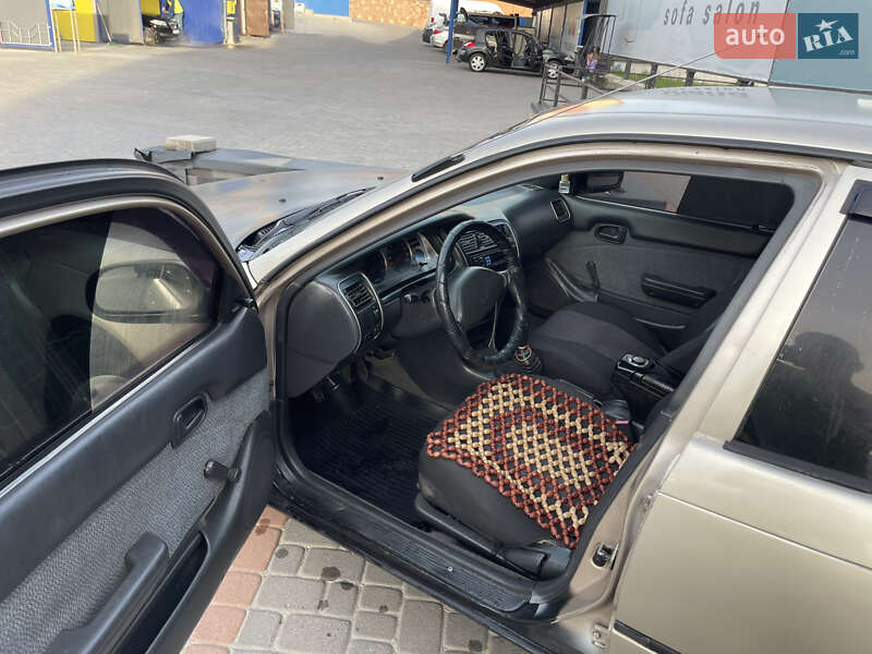 Седан Toyota Corolla 1995 в Тернополе фото 7 Седан Toyota Corolla 1995 в Тернополе