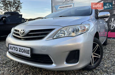 Седан Toyota Corolla 2012 в Коломые