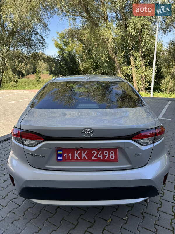 Седан Toyota Corolla 2022 в Хмельницком