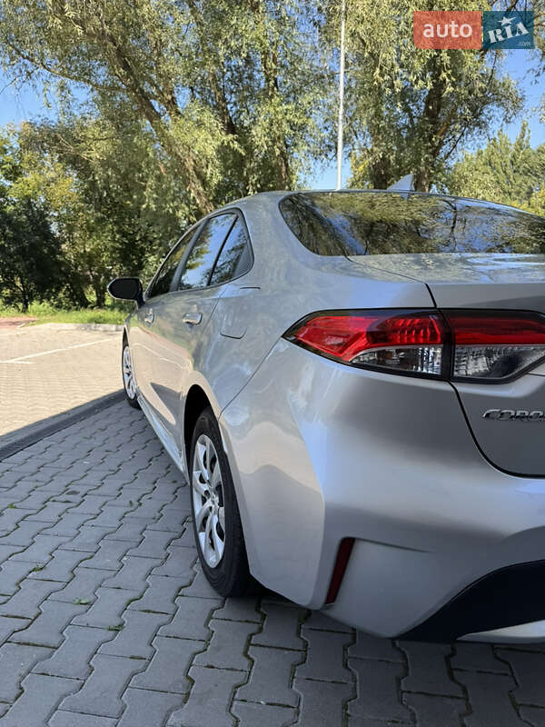 Седан Toyota Corolla 2022 в Хмельницком