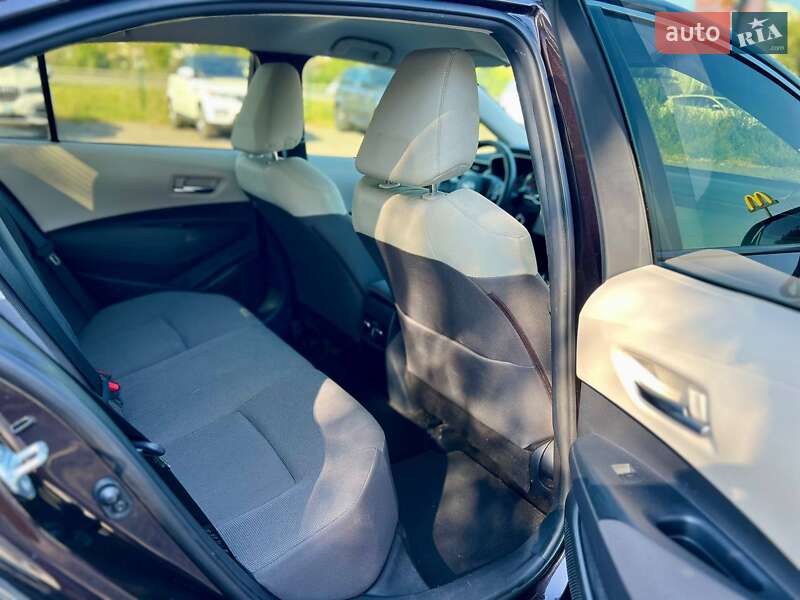 Седан Toyota Corolla 2019 в Киеве