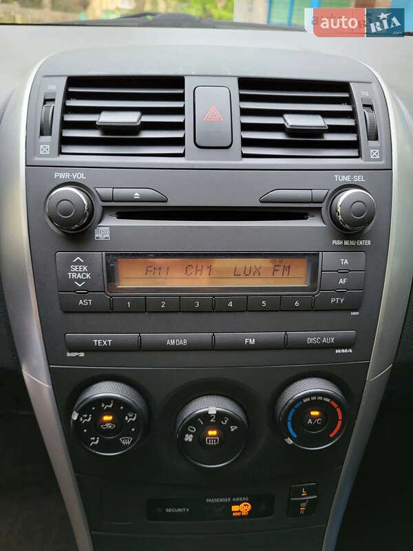 Седан Toyota Corolla 2010 в Бердичеве