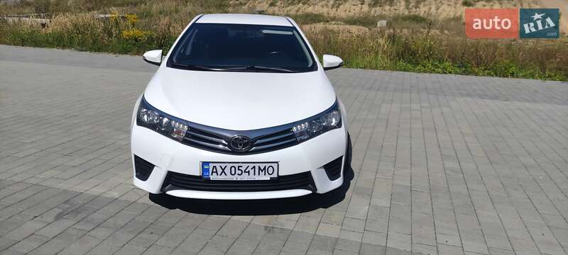 Седан Toyota Corolla 2016 в Хмельницком