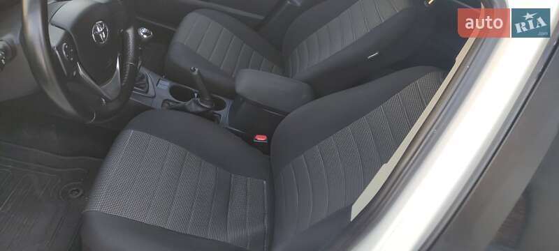 Седан Toyota Corolla 2016 в Хмельницком