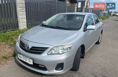 Седан Toyota Corolla 2012 в Киеве
