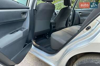 Седан Toyota Corolla 2018 в 