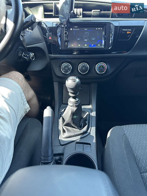 Седан Toyota Corolla 2013 в Вінниці фото 12 Седан Toyota Corolla 2013 в Вінниці