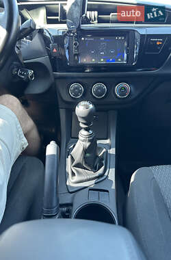 Седан Toyota Corolla 2013 в 