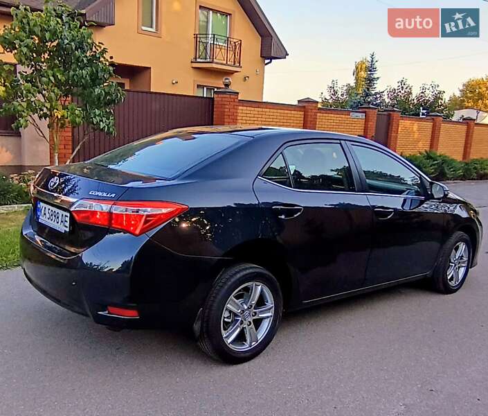 Седан Toyota Corolla 2015 в Киеве фото 4 Седан Toyota Corolla 2015 в Киеве