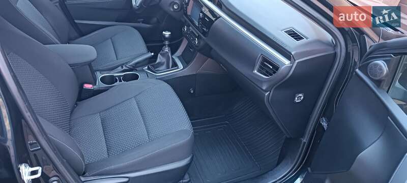 Седан Toyota Corolla 2015 в Киеве фото 17 Седан Toyota Corolla 2015 в Киеве