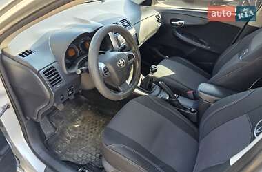 Седан Toyota Corolla 2011 в 