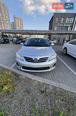 Седан Toyota Corolla 2011 в Харкові