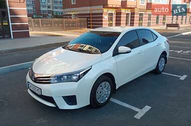Седан Toyota Corolla 2014 в Умані