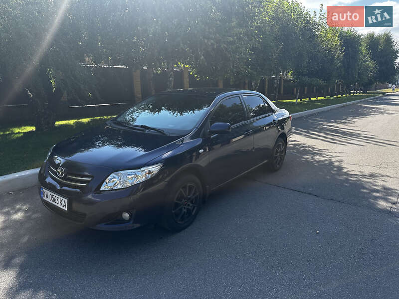 Седан Toyota Corolla 2009 в Киеве