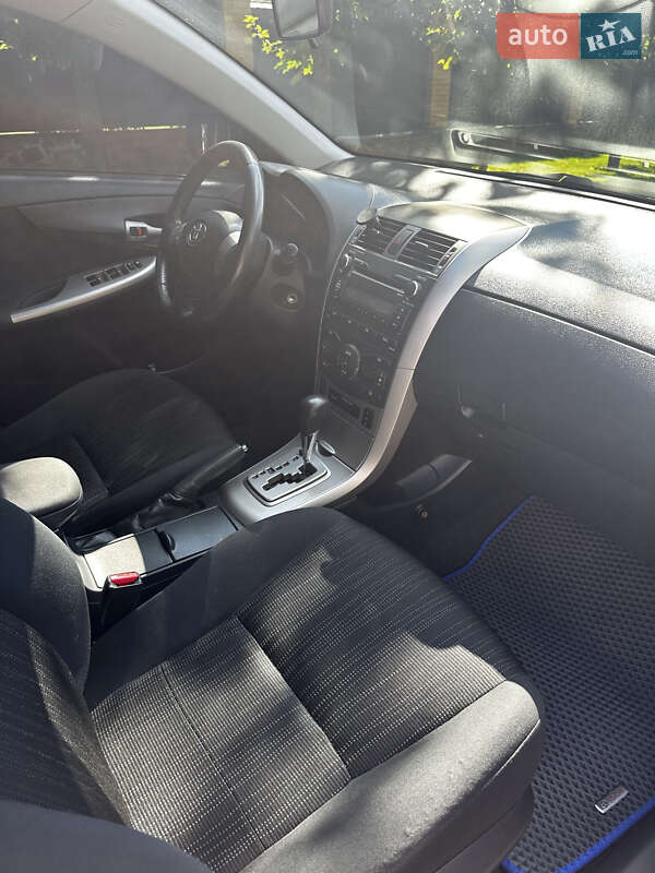 Седан Toyota Corolla 2009 в Киеве