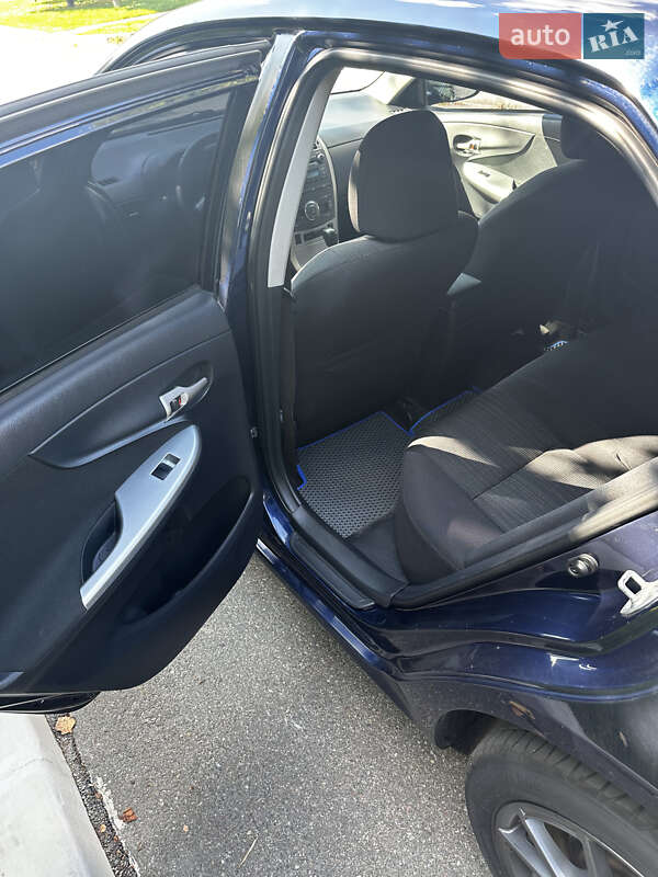 Седан Toyota Corolla 2009 в Киеве