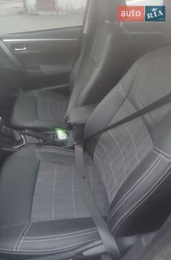 Седан Toyota Corolla 2018 в 