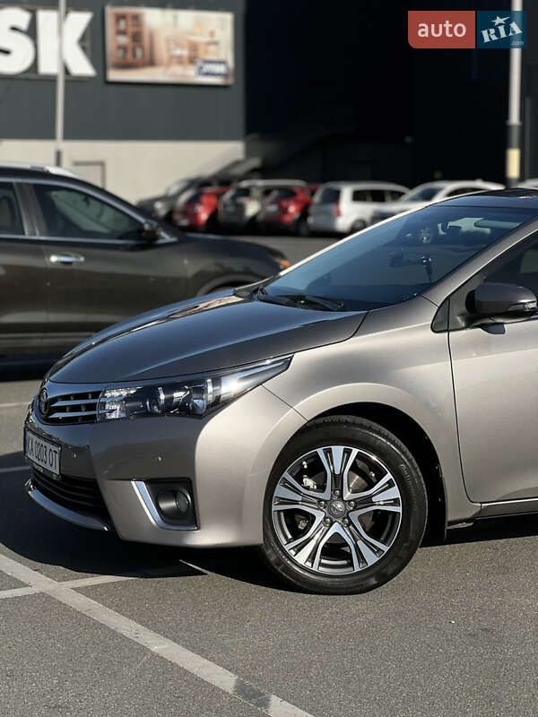 Седан Toyota Corolla 2015 в Києві фото 2 Седан Toyota Corolla 2015 в Києві