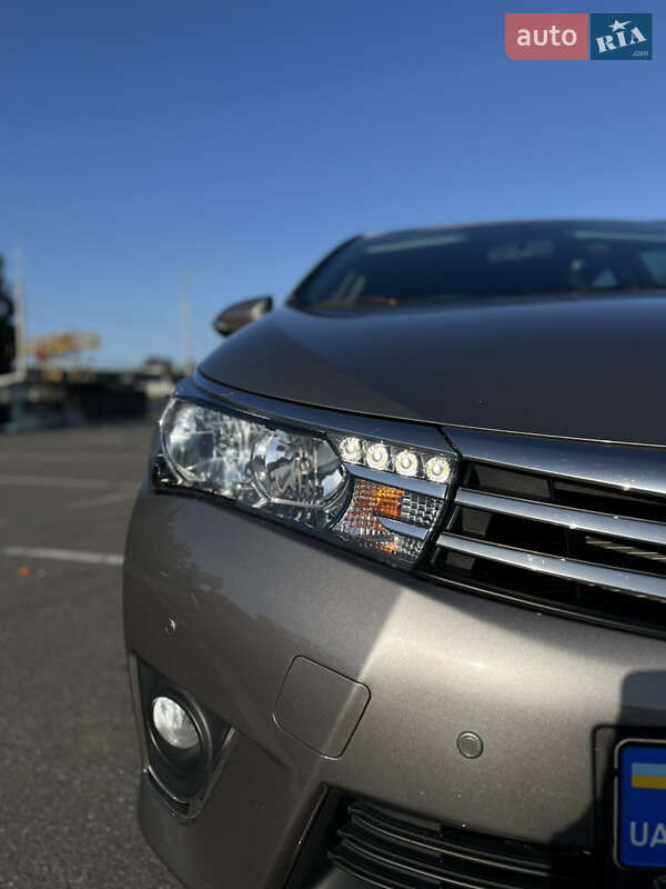 Седан Toyota Corolla 2015 в Києві фото 13 Седан Toyota Corolla 2015 в Києві