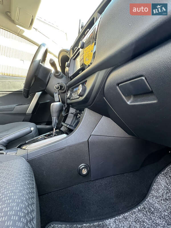 Седан Toyota Corolla 2015 в Києві фото 27 Седан Toyota Corolla 2015 в Києві