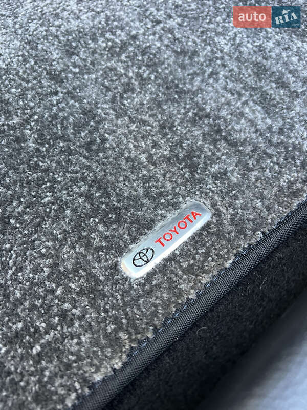Седан Toyota Corolla 2015 в Києві фото 28 Седан Toyota Corolla 2015 в Києві