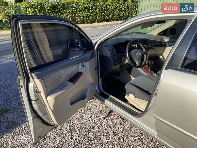 Седан Toyota Corolla 2006 в Киеве