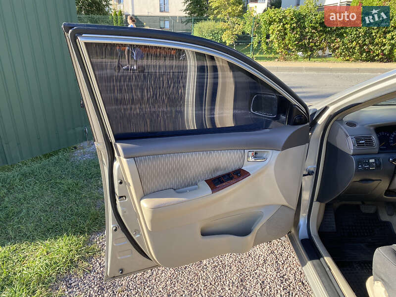 Седан Toyota Corolla 2006 в Киеве