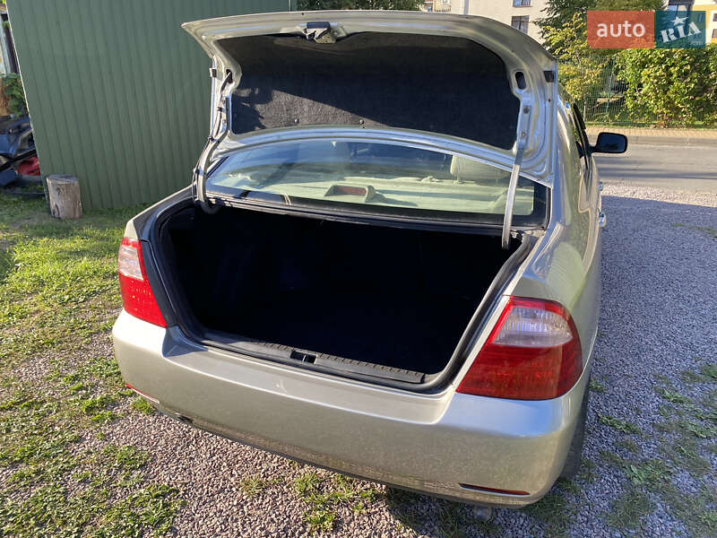 Седан Toyota Corolla 2006 в Киеве
