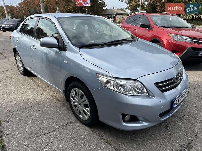 Седан Toyota Corolla 2008 в Полтаве