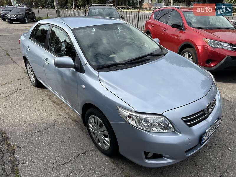 Седан Toyota Corolla 2008 в Полтаве