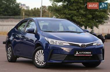 Седан Toyota Corolla 2016 в Киеве