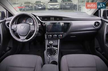 Седан Toyota Corolla 2016 в 