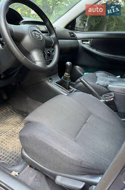 Седан Toyota Corolla 2005 в 