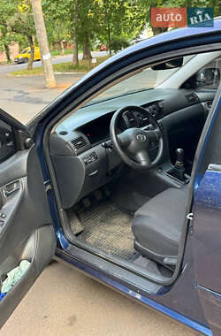 Седан Toyota Corolla 2005 в 