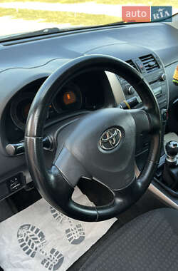 Седан Toyota Corolla 2009 в 