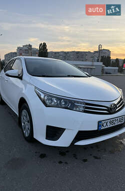 Седан Toyota Corolla 2013 в Харькове